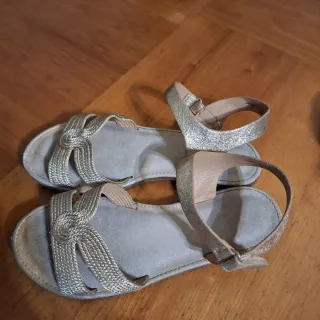 Sandalias doradas niña talla 35