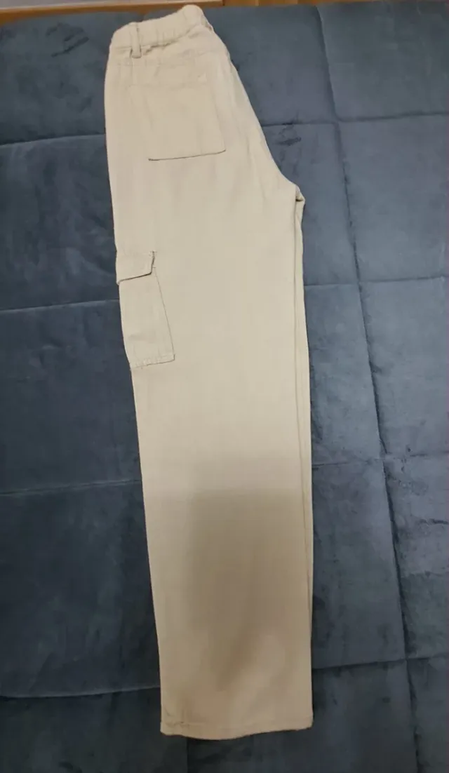 Pantalón cargo beige mujer