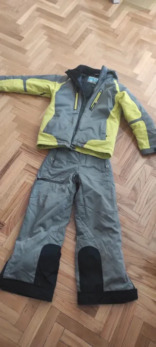 Conjunto esquí niño talla 12 años.