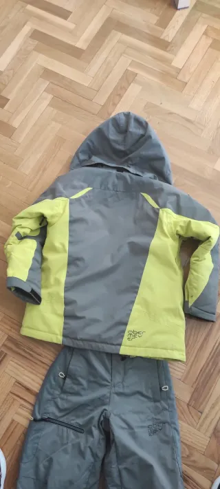 Conjunto esquí niño talla 12 años.