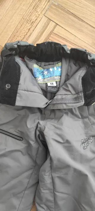 Conjunto esquí niño talla 12 años.