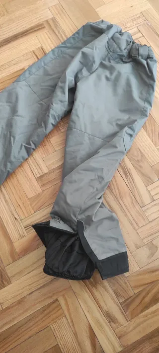 Conjunto esquí niño talla 12 años.