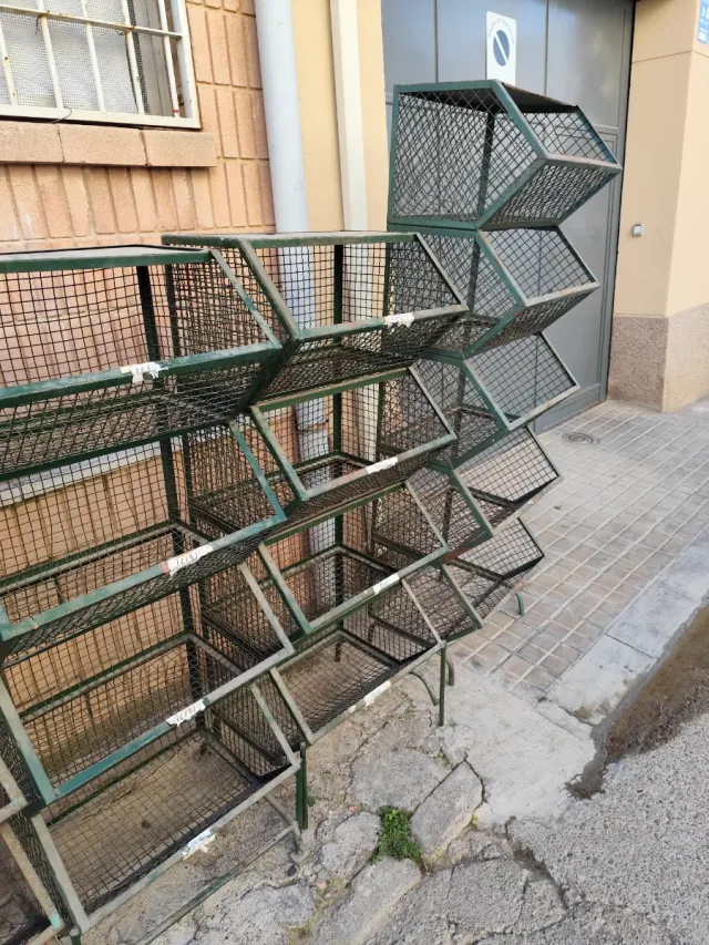 Estanterías metálicas vintage