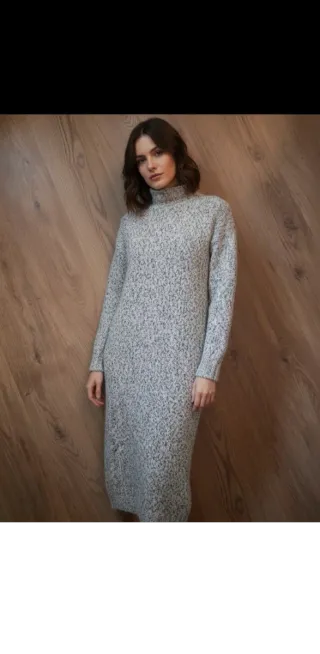 Vestido de punto jaspeado cuello alto