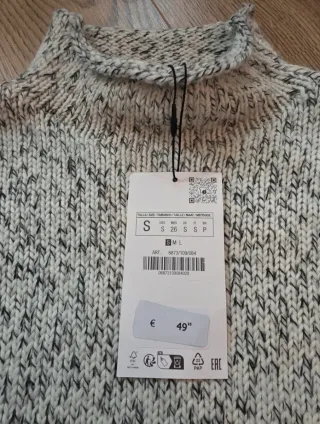 Vestido de punto jaspeado cuello alto