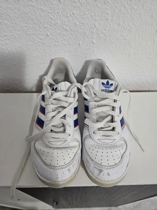 Zapatillas Adidas Blancas y Azules