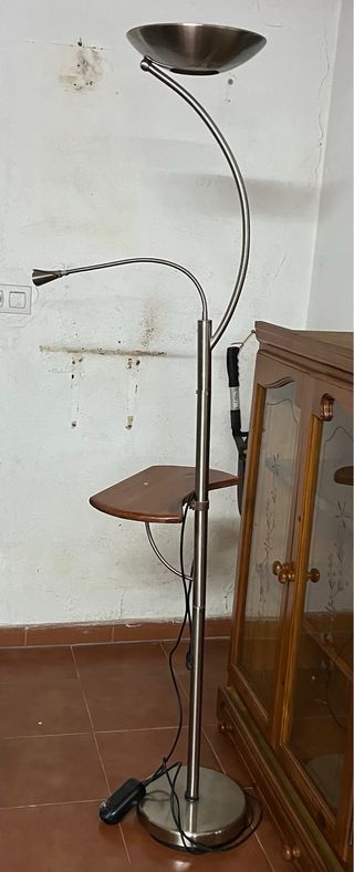 Lámpara 2 alturas con mesa auxiliar