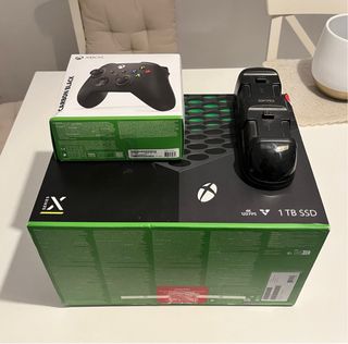 Xbox Series X Negra + 2 Mandos + Base de carga