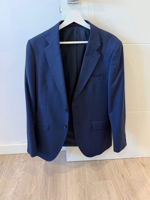 Traje azul Cortefiel