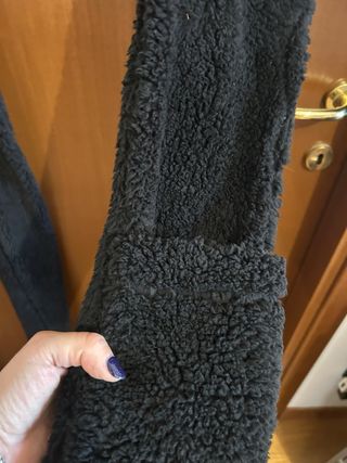 Cappello pile panda con sciarpa integrata