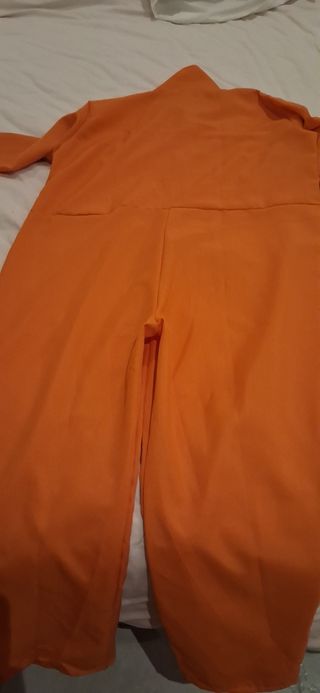 Mono naranja disfraz prisionero