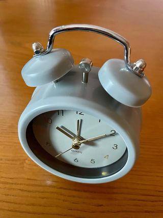 Reloj despertador de metal