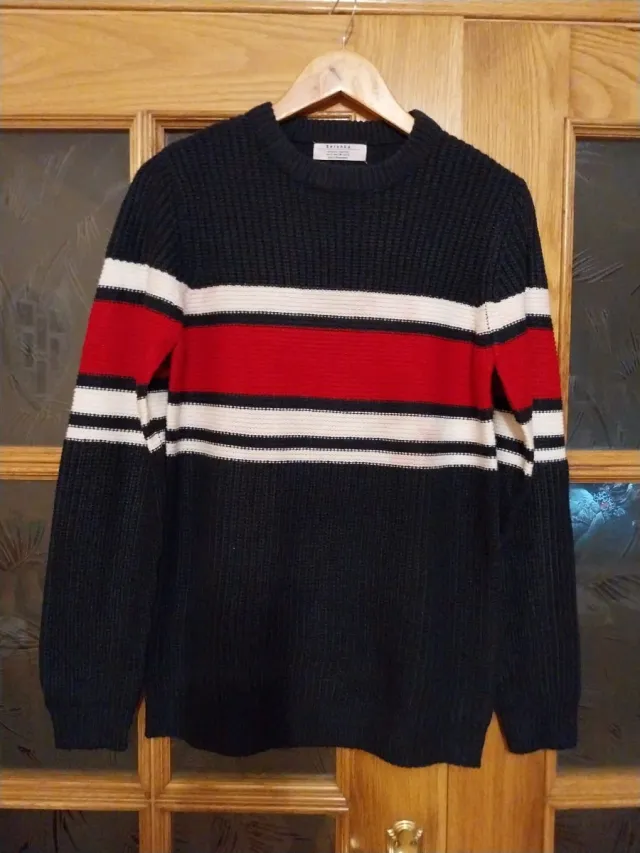 Jersey Bershka rayas negro, blanco y rojo