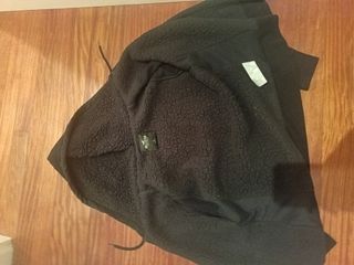 Sudadera negra con forro interior