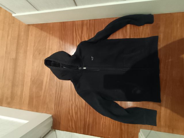 Sudadera negra con forro interior