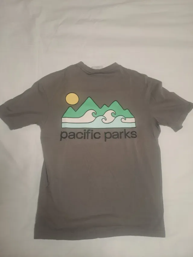 Camiseta Pacific Parks Gris con Diseño