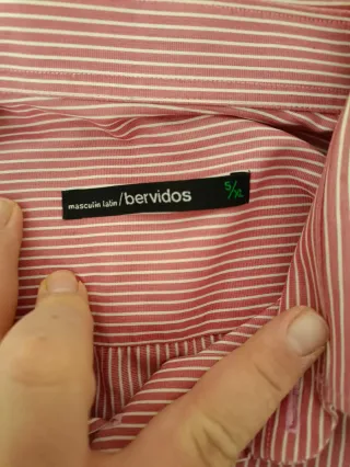 Camisa de manga larga a rayas rojas y blancas