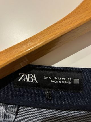 Pantalón vaquero Zara azul acampanado