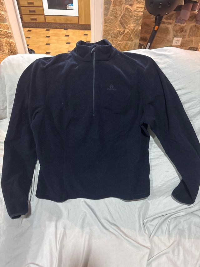 Jersey Quechua Negro Media Cremallera