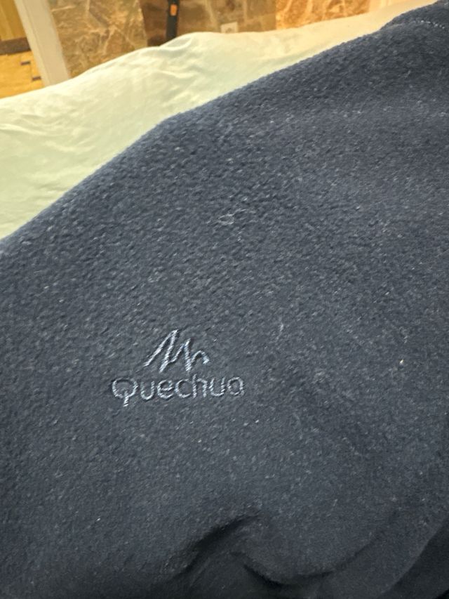 Jersey Quechua Negro Media Cremallera