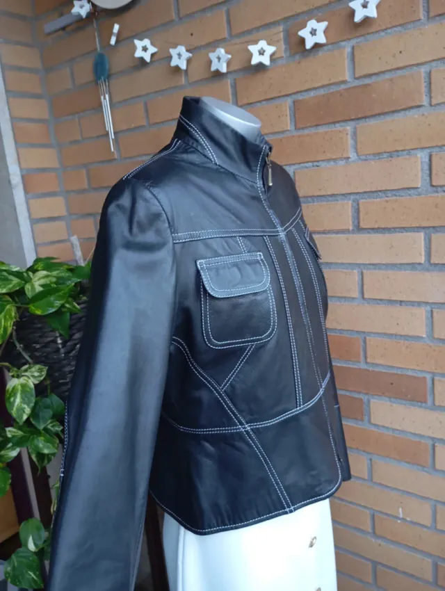 Giacchetta in pelle nera naturale