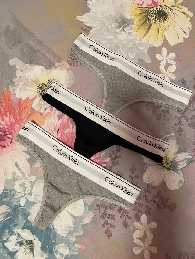 Pack 3 tangas Calvin Klein negro y gris