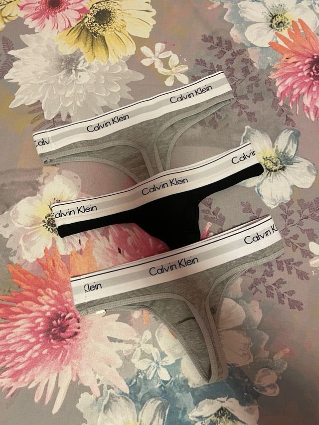 Pack 3 tangas Calvin Klein negro y gris