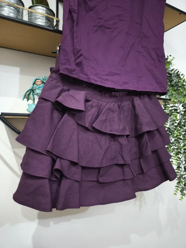 Falda morada volantes talla S