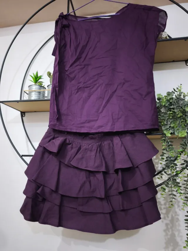 Falda morada volantes talla S