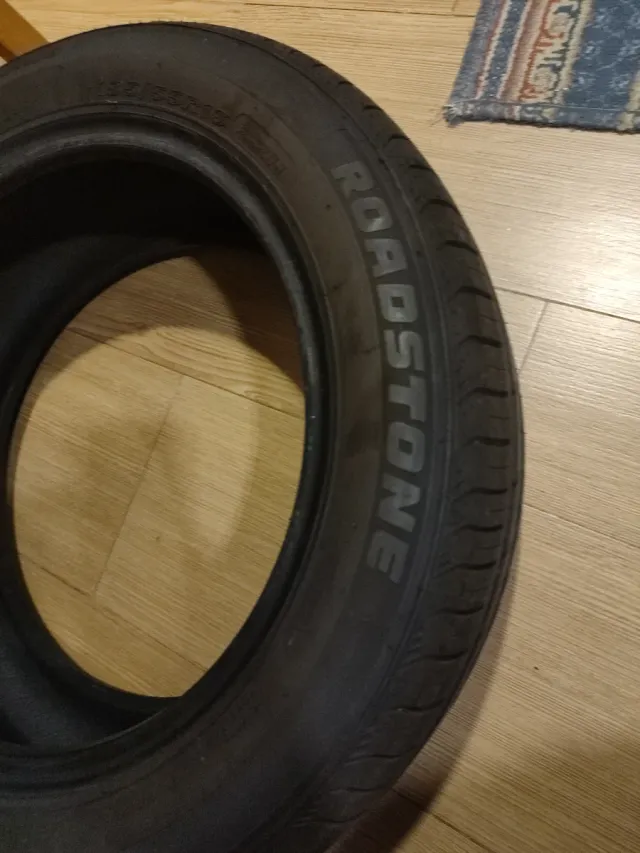 Neumático 185/55 R15 Nuevo. ROADSTONE EUROVIS SPOR