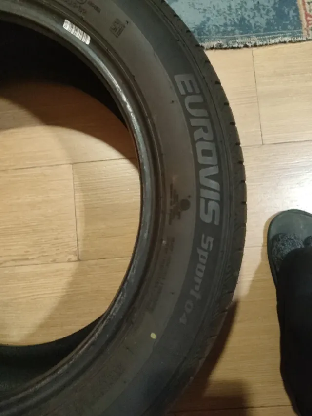 Neumático 185/55 R15 Nuevo. ROADSTONE EUROVIS SPOR
