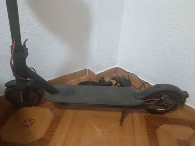 Xiaomi Mi Electric Scooter Pro 2 + Casco