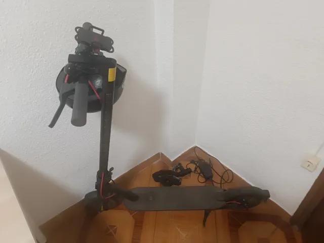 Xiaomi Mi Electric Scooter Pro 2 + Casco