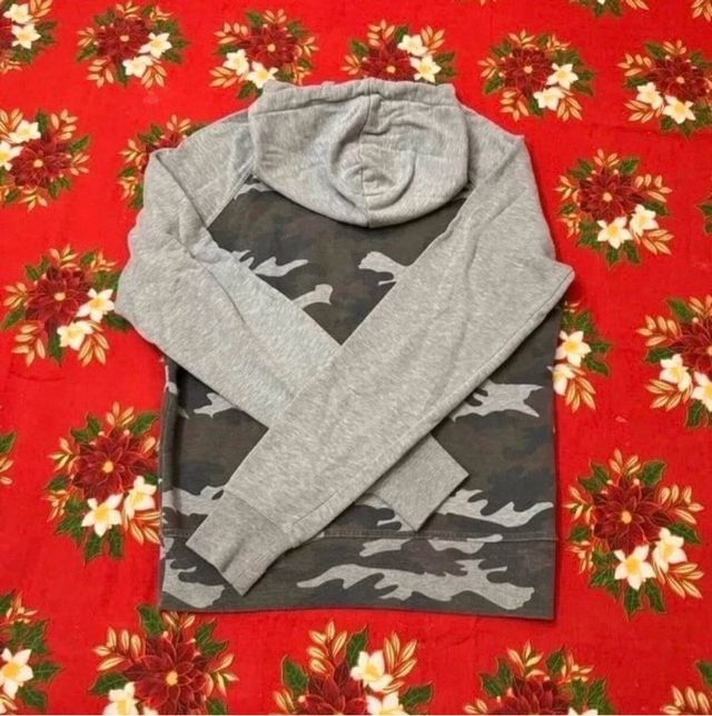 Felpa mimetica uomo grigia e verde