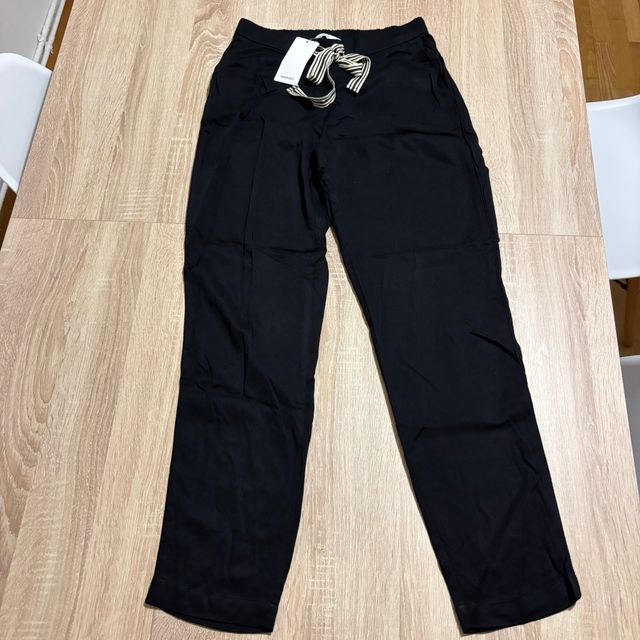 Pantalón Negro Mango Talla S con Etiqueta
