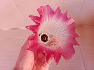 Lampadario vintage in stile Art Deco fuxia