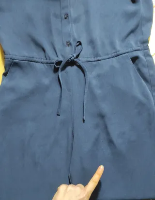 Mono azul de cuerpo entero