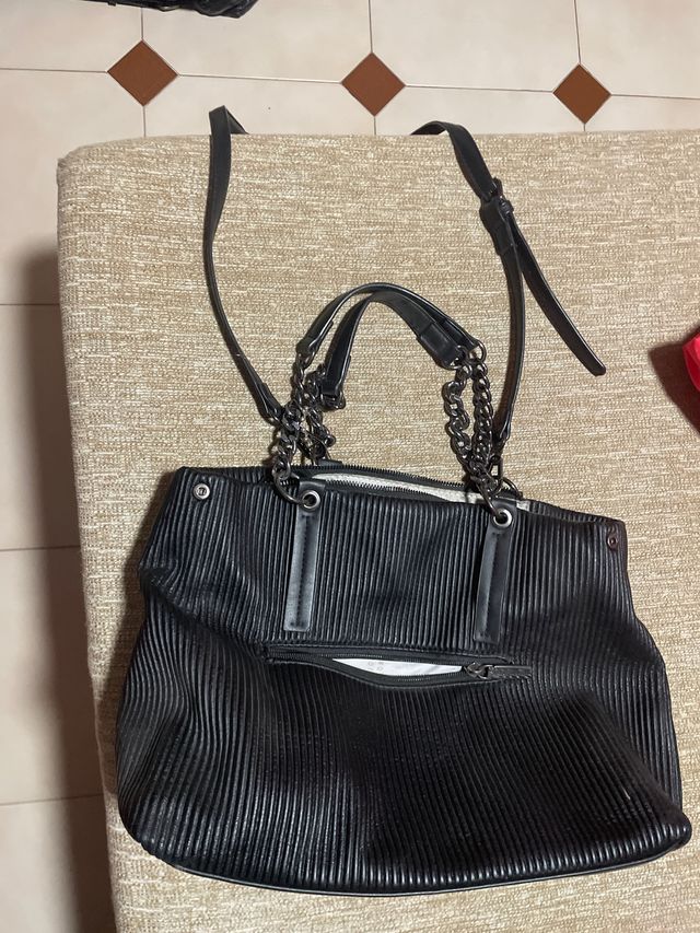 Bolso negro con cadena devota & lomba