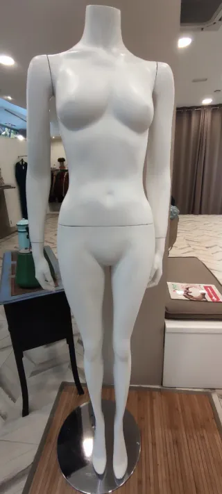 2 Maniquíes de Mujer