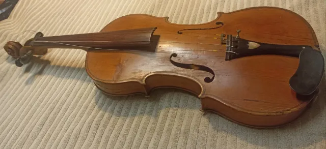 Violín antiguo aprox. 1945