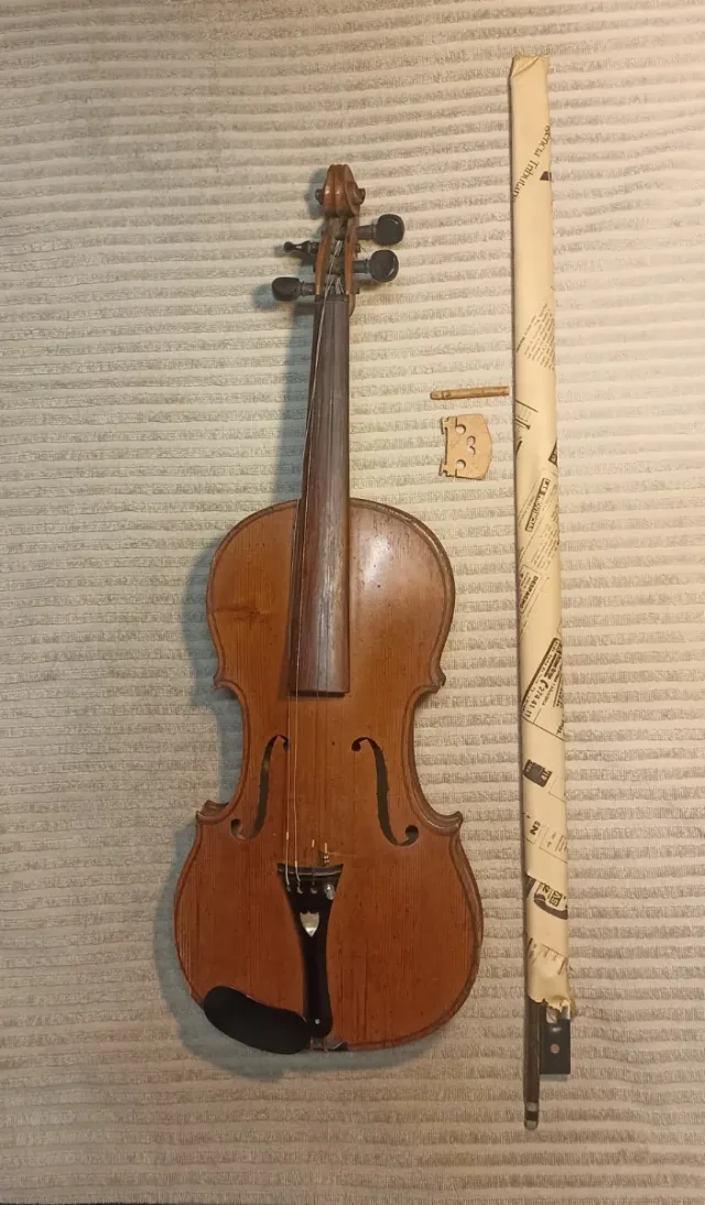Violín antiguo aprox. 1945