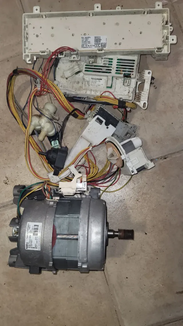 Motor y Placa Electrónica Lavadora