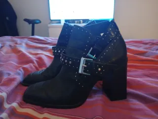 Botines Zara Tacón Tachuelas Hebilla