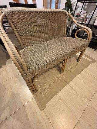 Banco de mimbre y madera