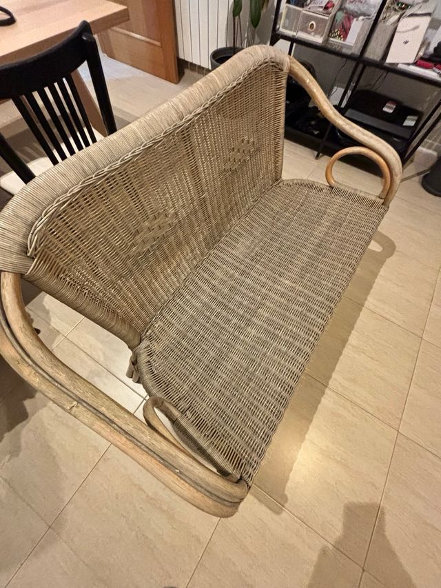 Banco de mimbre y madera