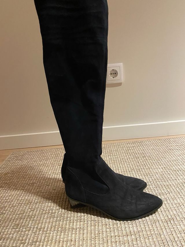 Botas altas piel azul marino Massimo Dutti