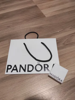 Bolsa y caja Pandora