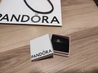 Bolsa y caja Pandora