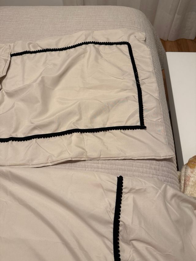 Funda nórdica satén beige y negro 90cm y 2 cojines