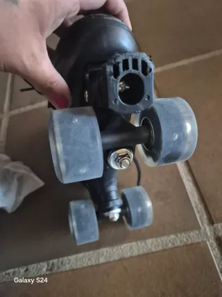 Patines 4 Ruedas Negros y Rojos